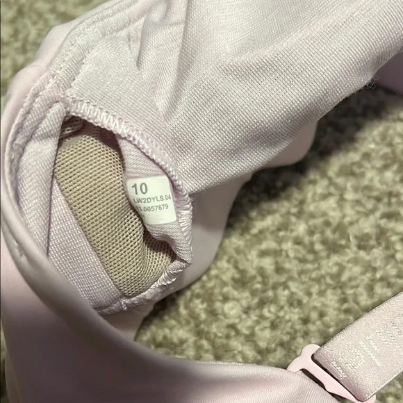 lululemon athletica Women's sports bra - Picture 6 of 6